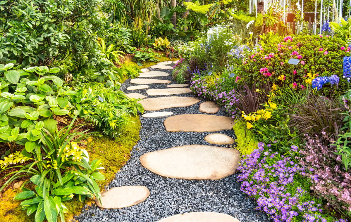 Gartenpflege Düsseldorf und Neuss - Professionelle Gartenpflege durch BNovara